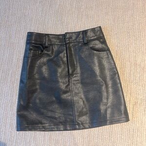 Princess Polly faux leather mini skirt - sz 4